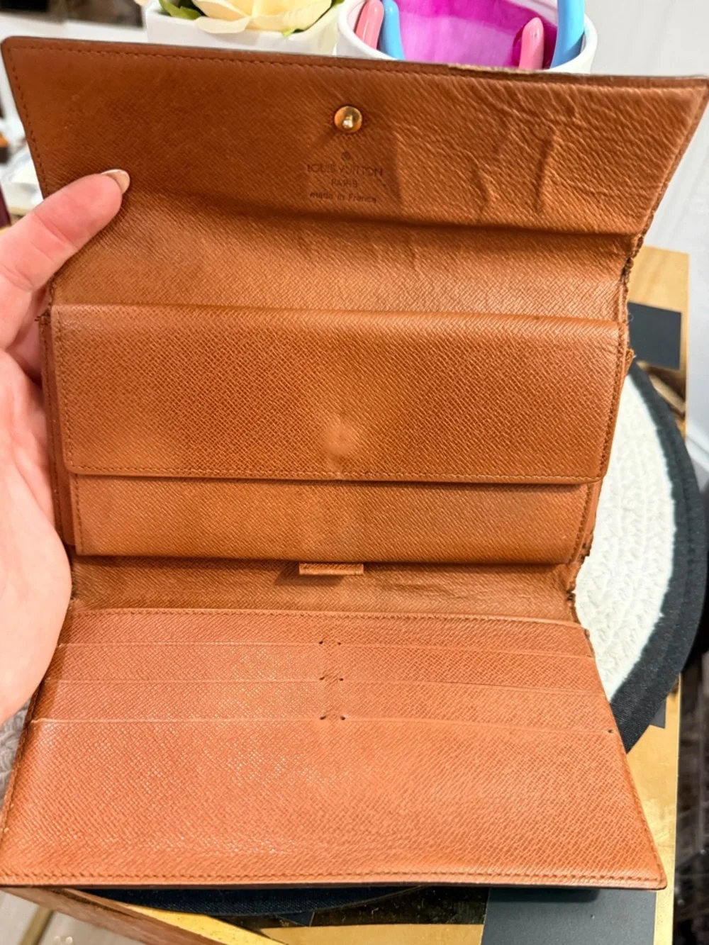 1999 LV Monogram
International Trifold Wallet TH1929 - project piece? - Picture 7 of 10